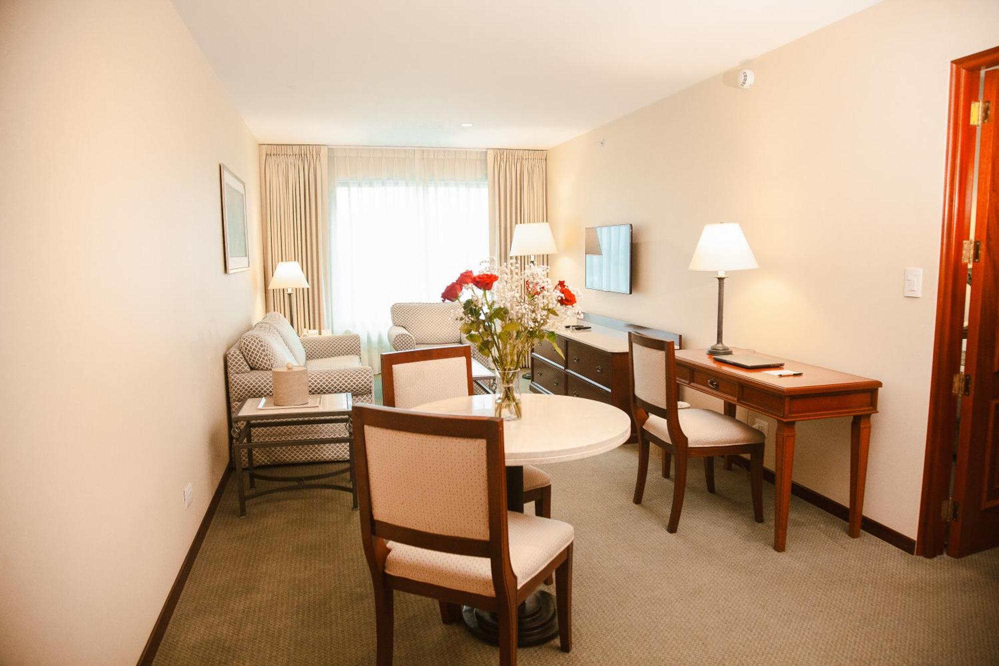 Los Tallanes Hotel & Suites Лима Екстериор снимка